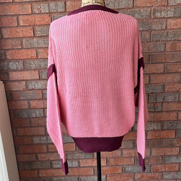 Umgee Plus Size Detachable Sleeve V-Neck Sweater - Picture 9 of 16